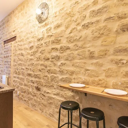Cozy In Heart Of Montmartre
